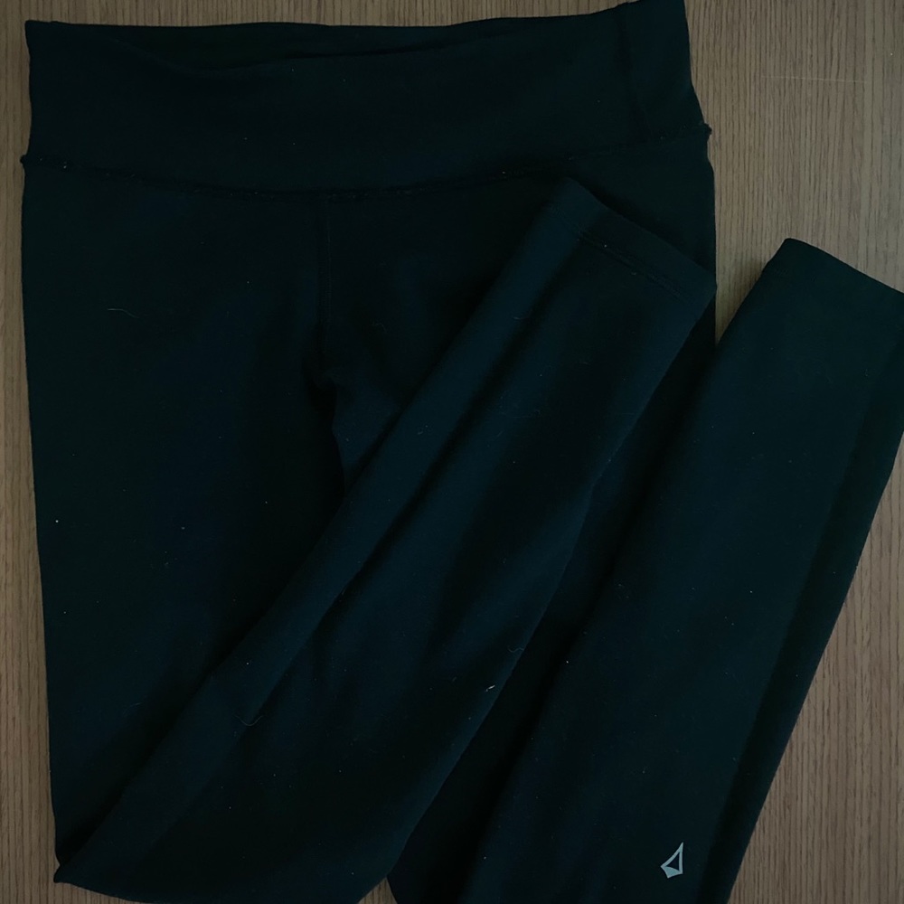 Black Ivivva reversible, full length leggings